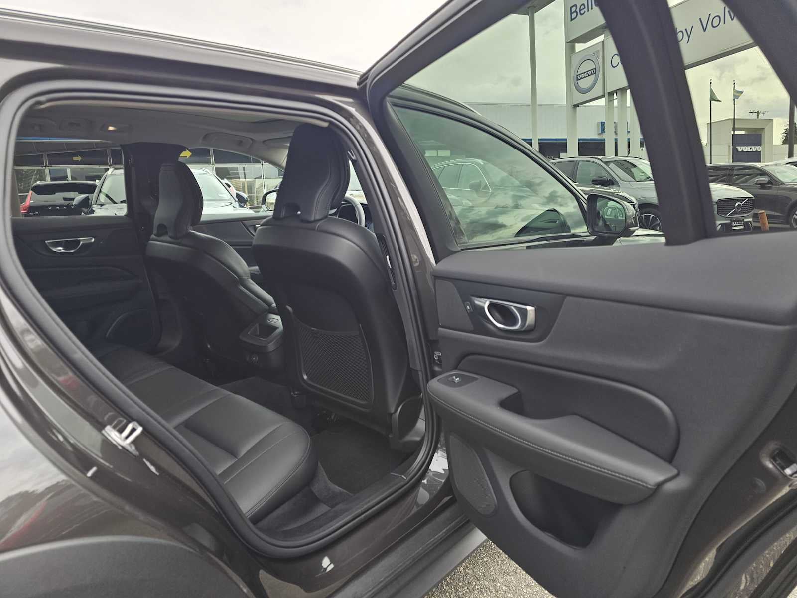 2025 Volvo V60 Cross Country Plus