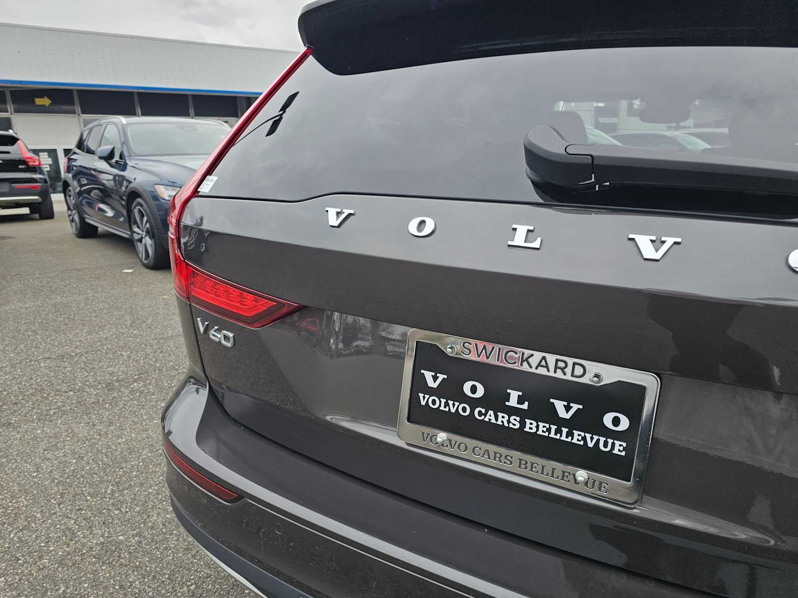 2025 Volvo V60 Cross Country Plus