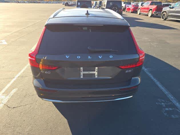 2025 Volvo V60 Cross Country Plus