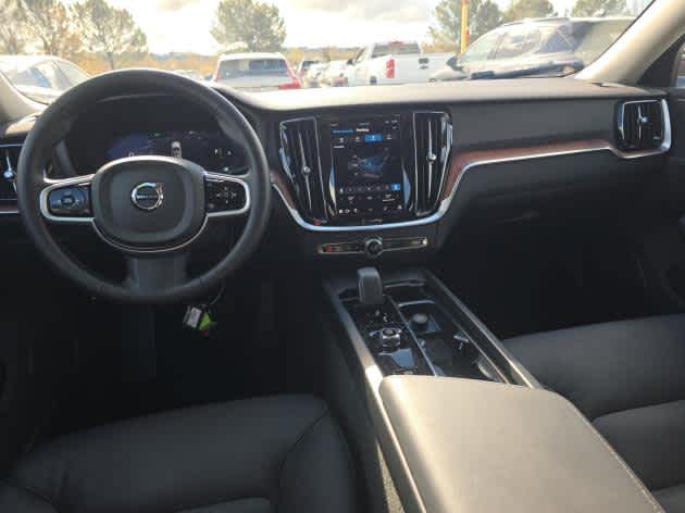 2025 Volvo V60 Cross Country Plus