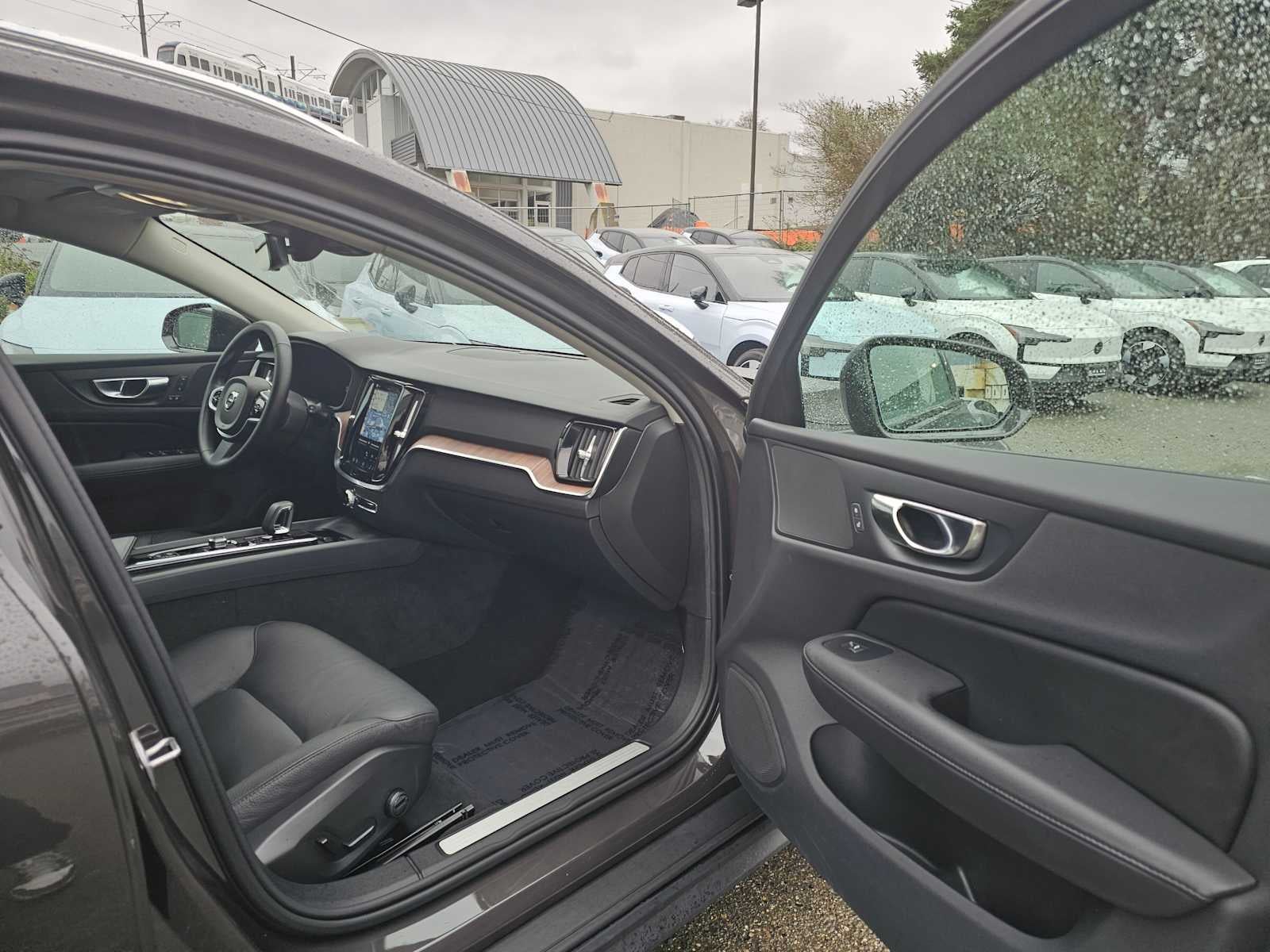 2025 Volvo V60 Cross Country Plus