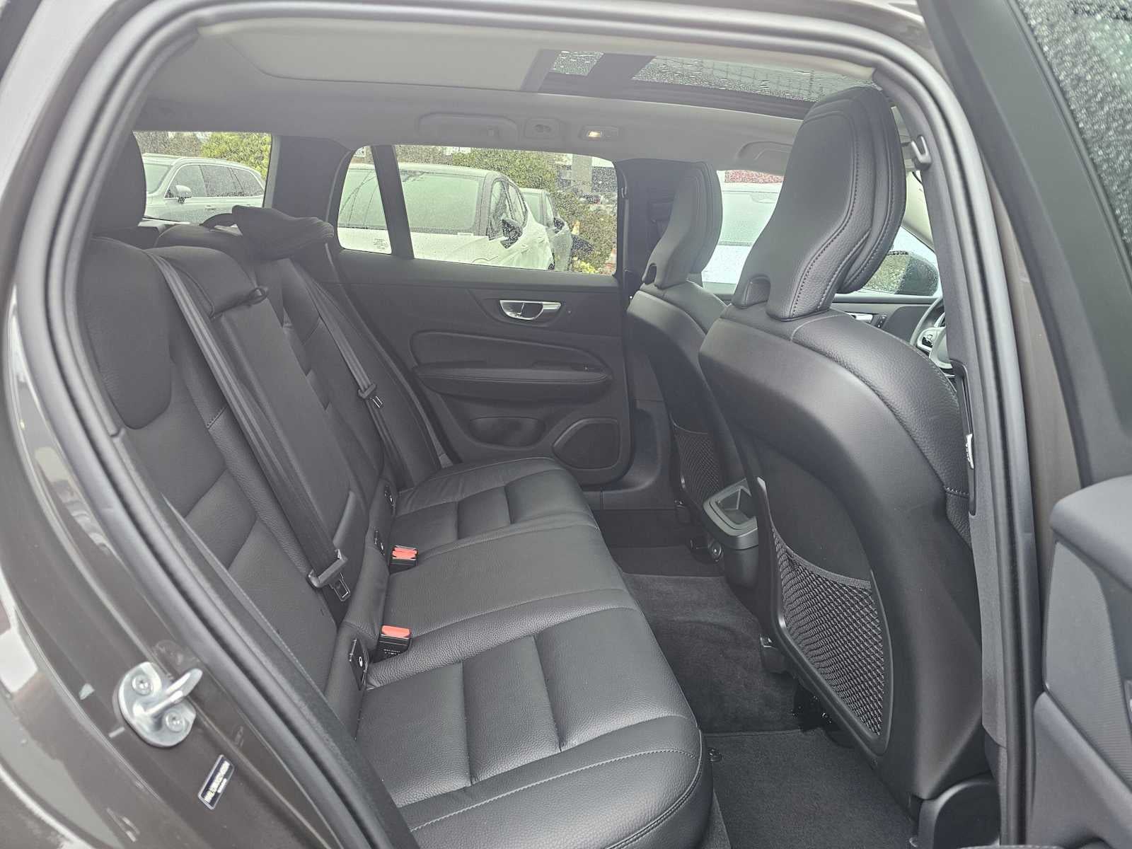 2025 Volvo V60 Cross Country Plus