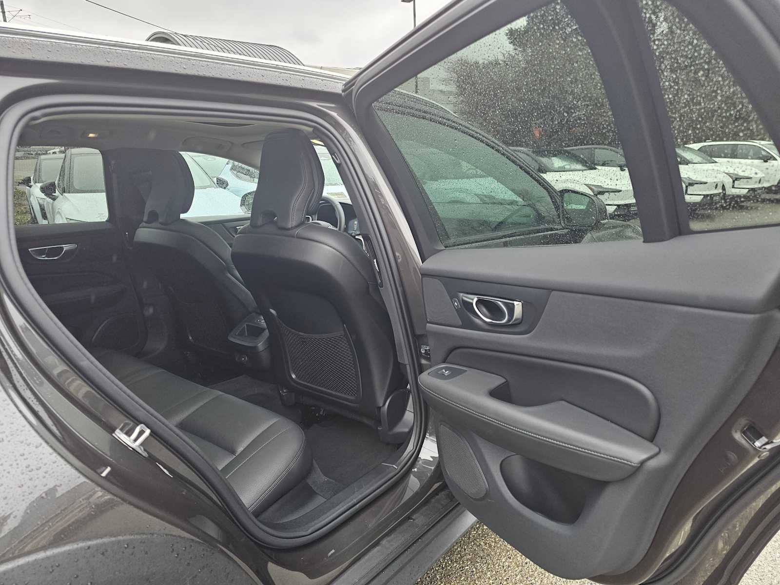 2025 Volvo V60 Cross Country Plus