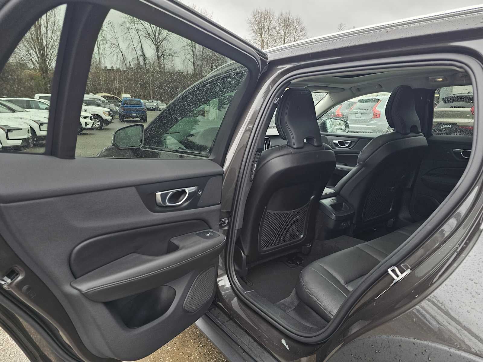 2025 Volvo V60 Cross Country Plus