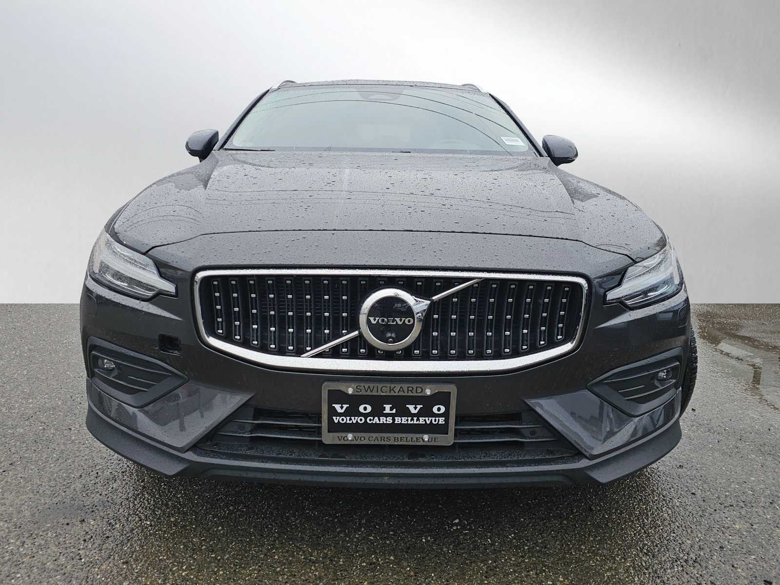 2025 Volvo V60 Cross Country Plus