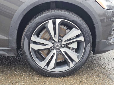 2025 Volvo V60 Cross Country Plus