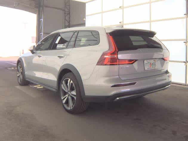2025 Volvo V60 Cross Country Plus