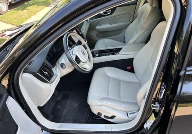 2023 Volvo V60 Cross Country Plus
