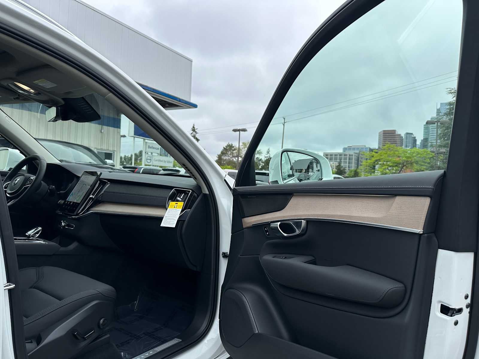 2025 Volvo XC90 Plus