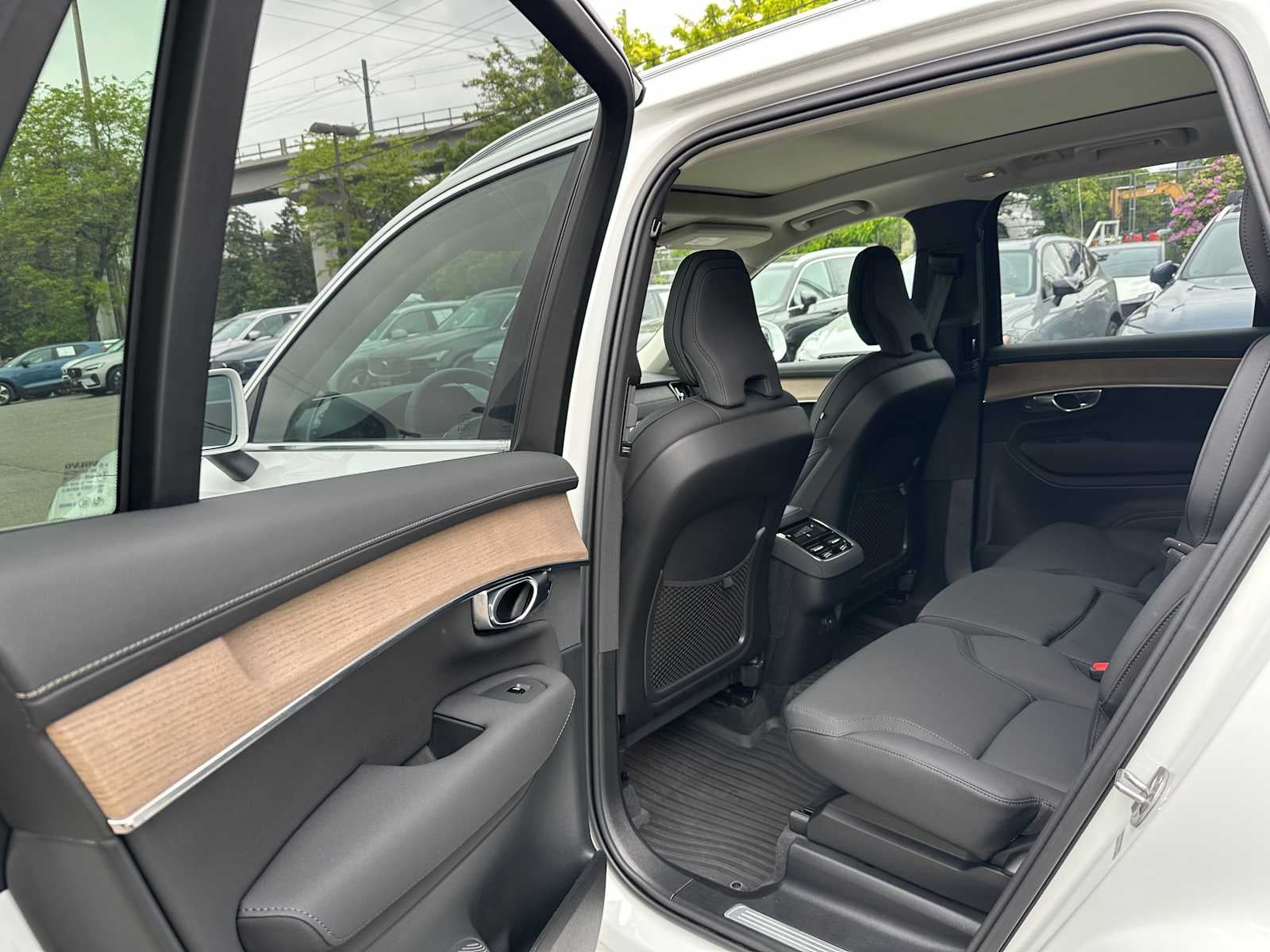 2025 Volvo XC90 Plus