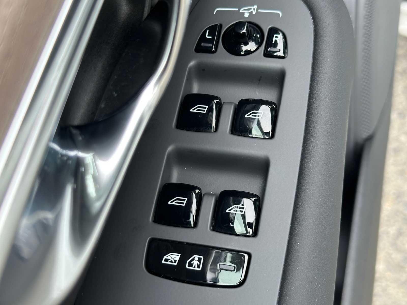 2025 Volvo XC90 Plus