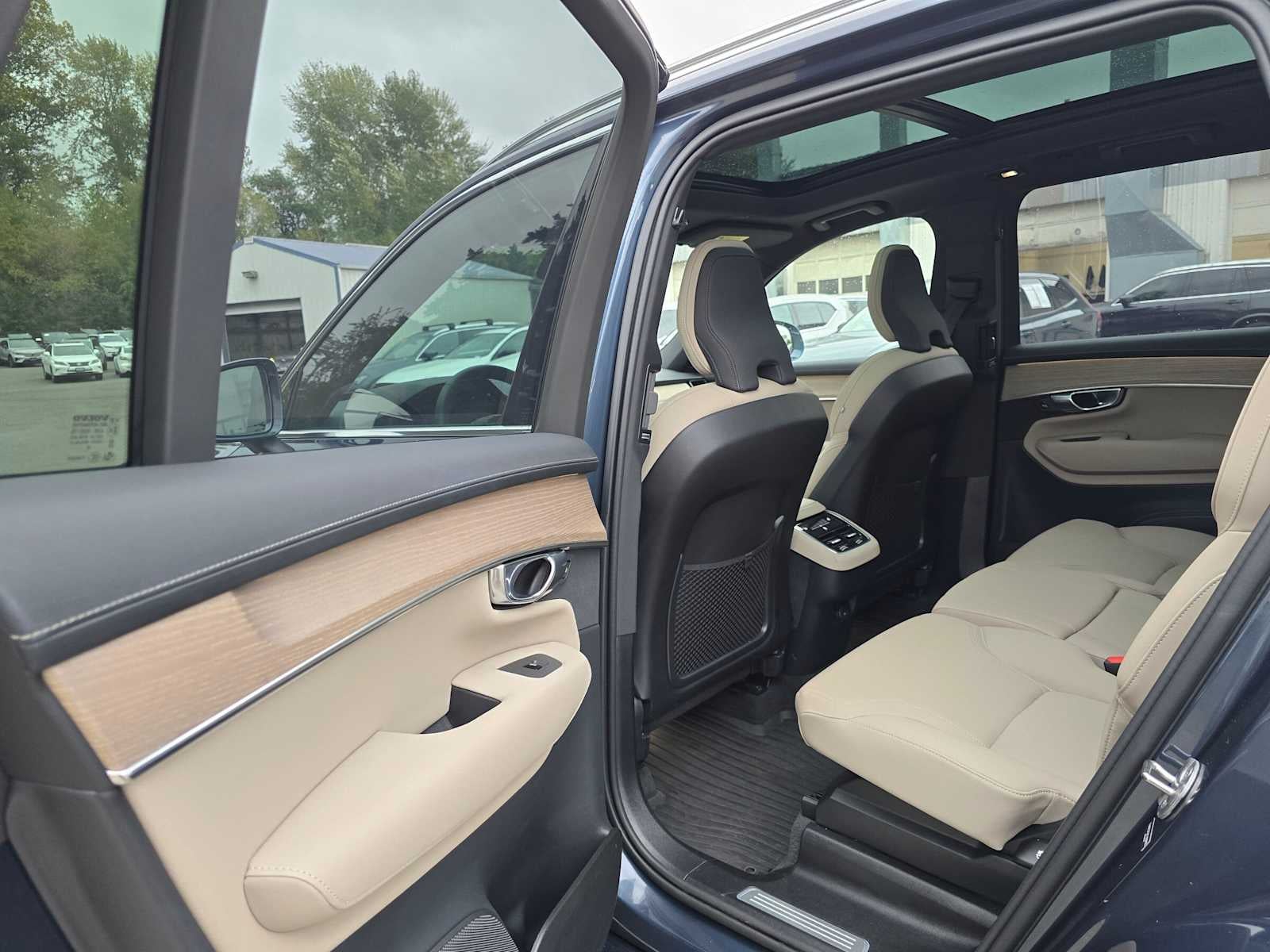 2026 Volvo XC90 Plus
