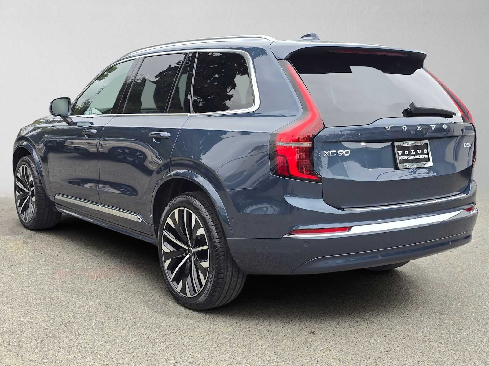 2026 Volvo XC90 Plus