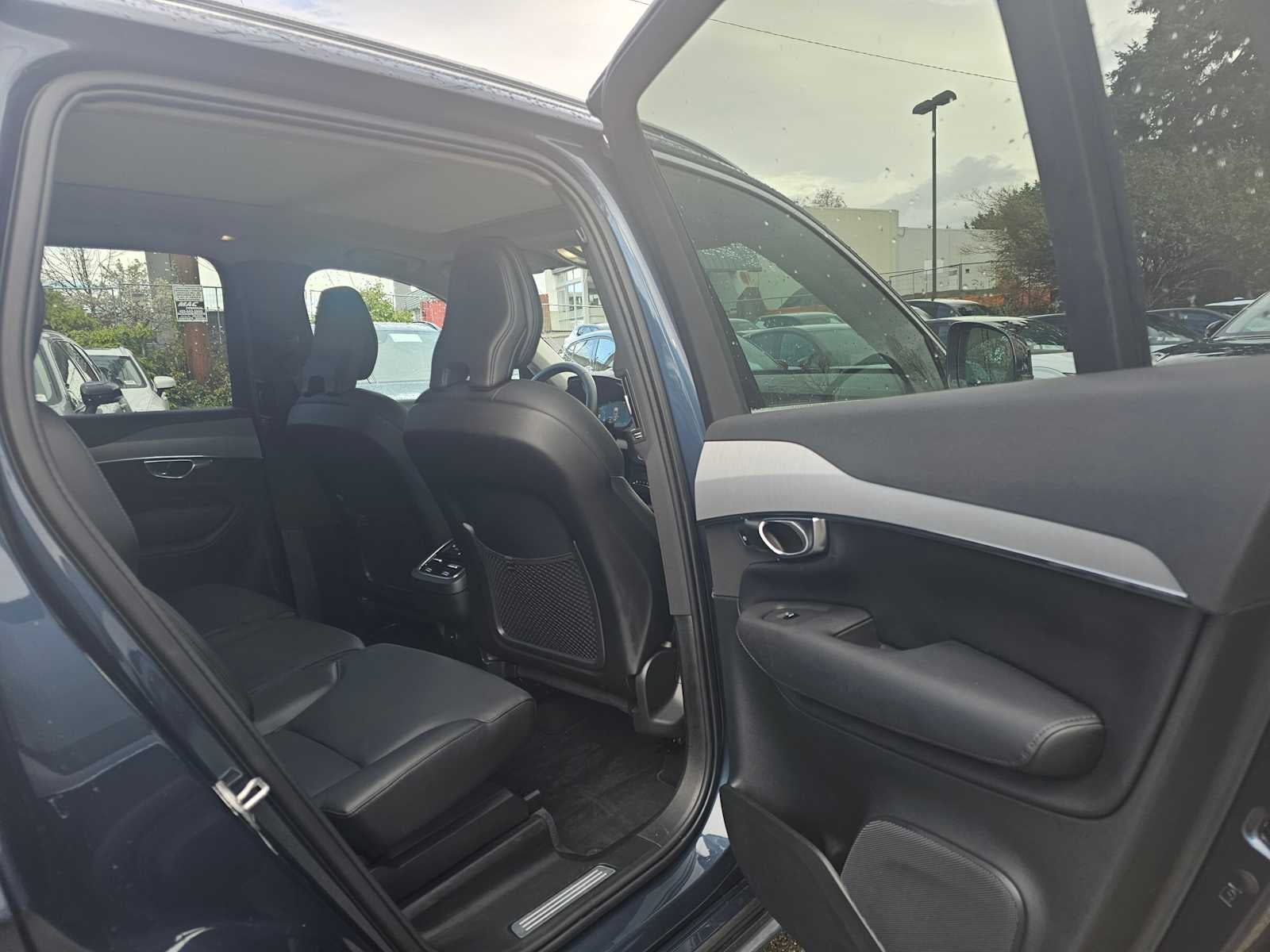 2025 Volvo XC90 Core