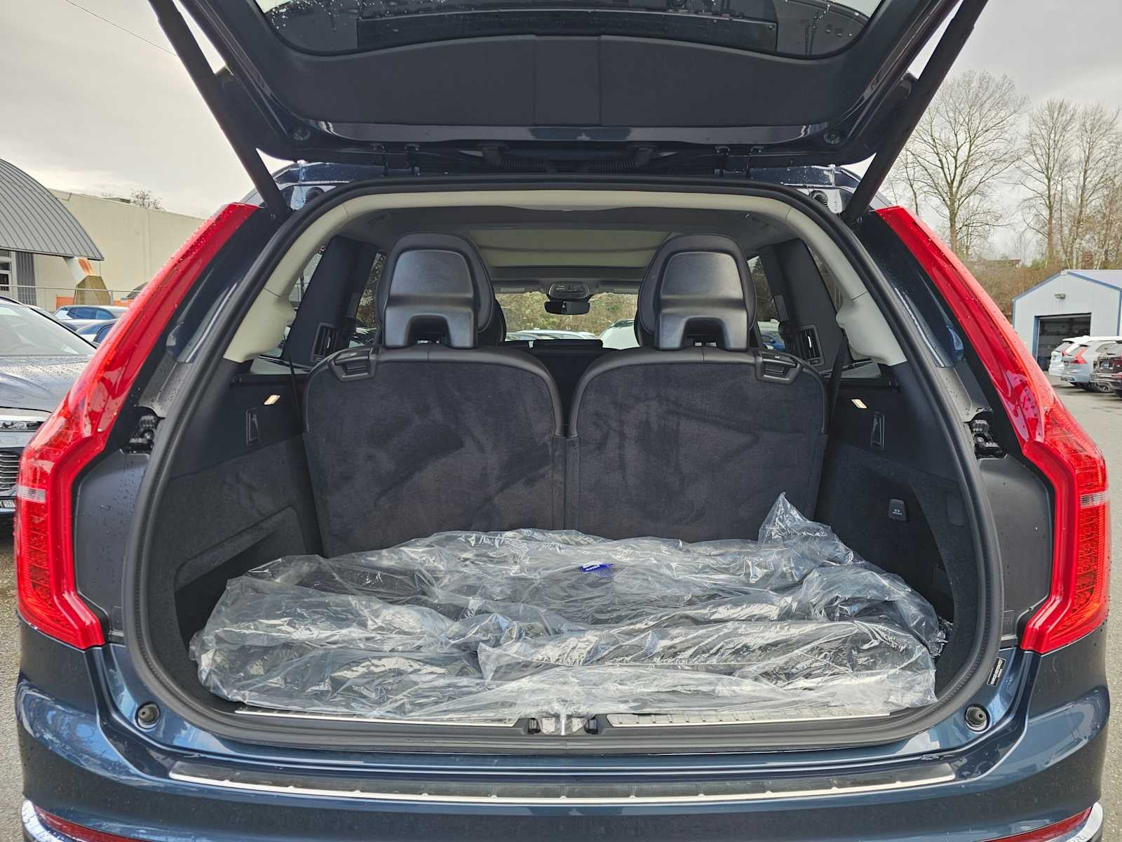 2025 Volvo XC90 Core