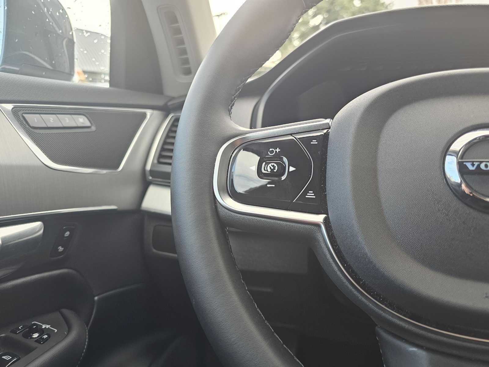 2025 Volvo XC90 Core