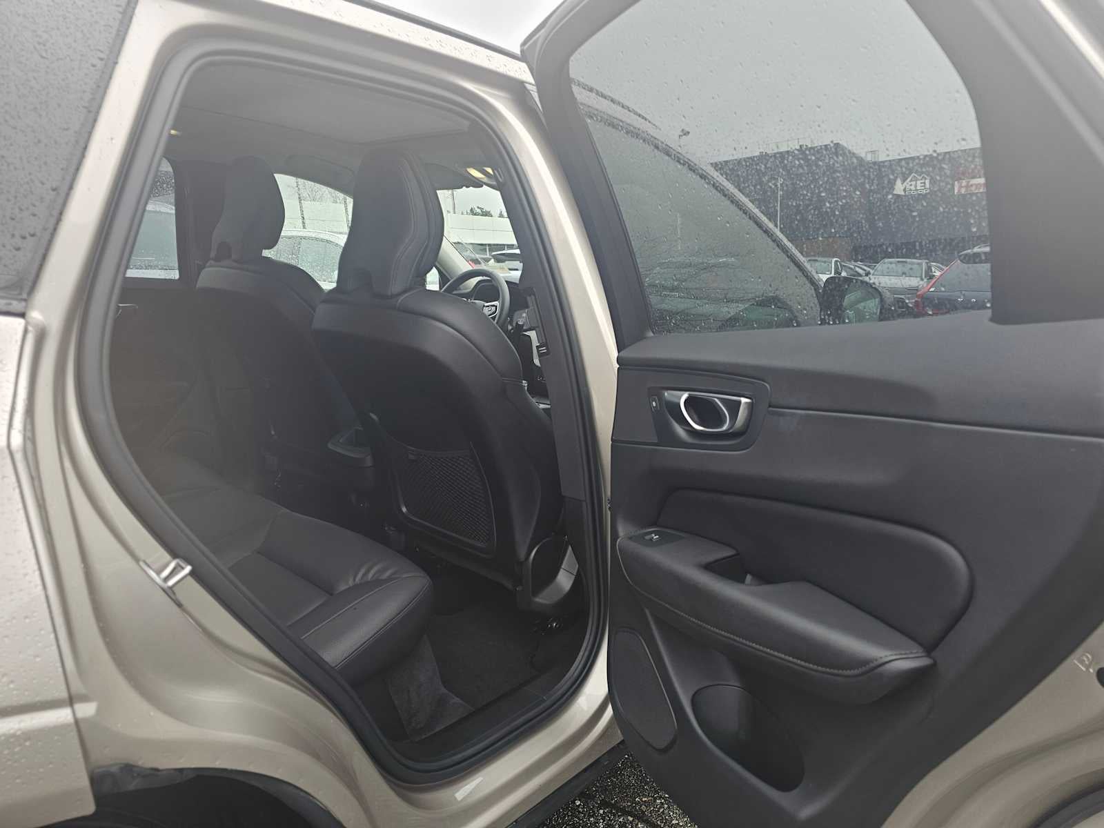 2025 Volvo XC60 Plus