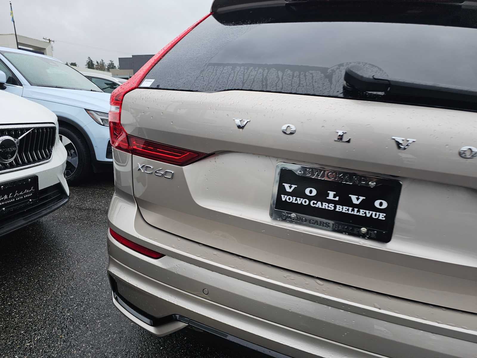 2025 Volvo XC60 Plus