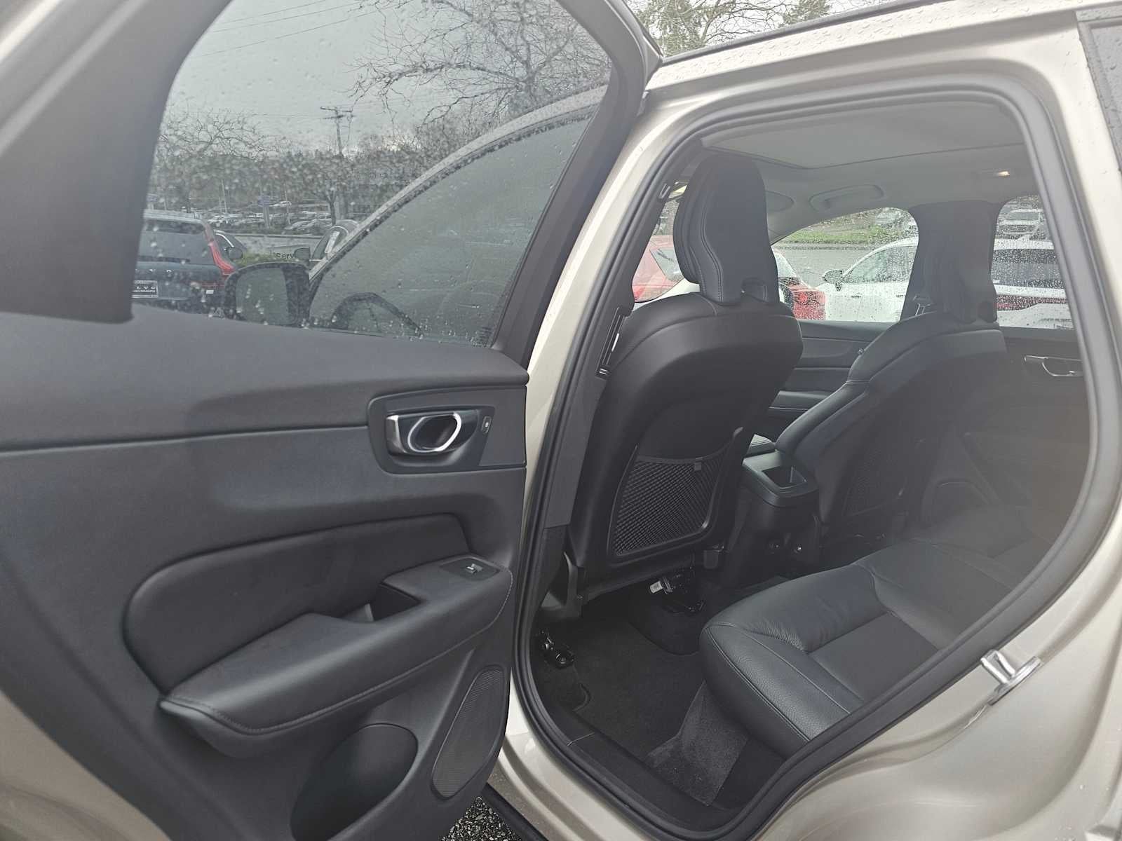 2025 Volvo XC60 Plus