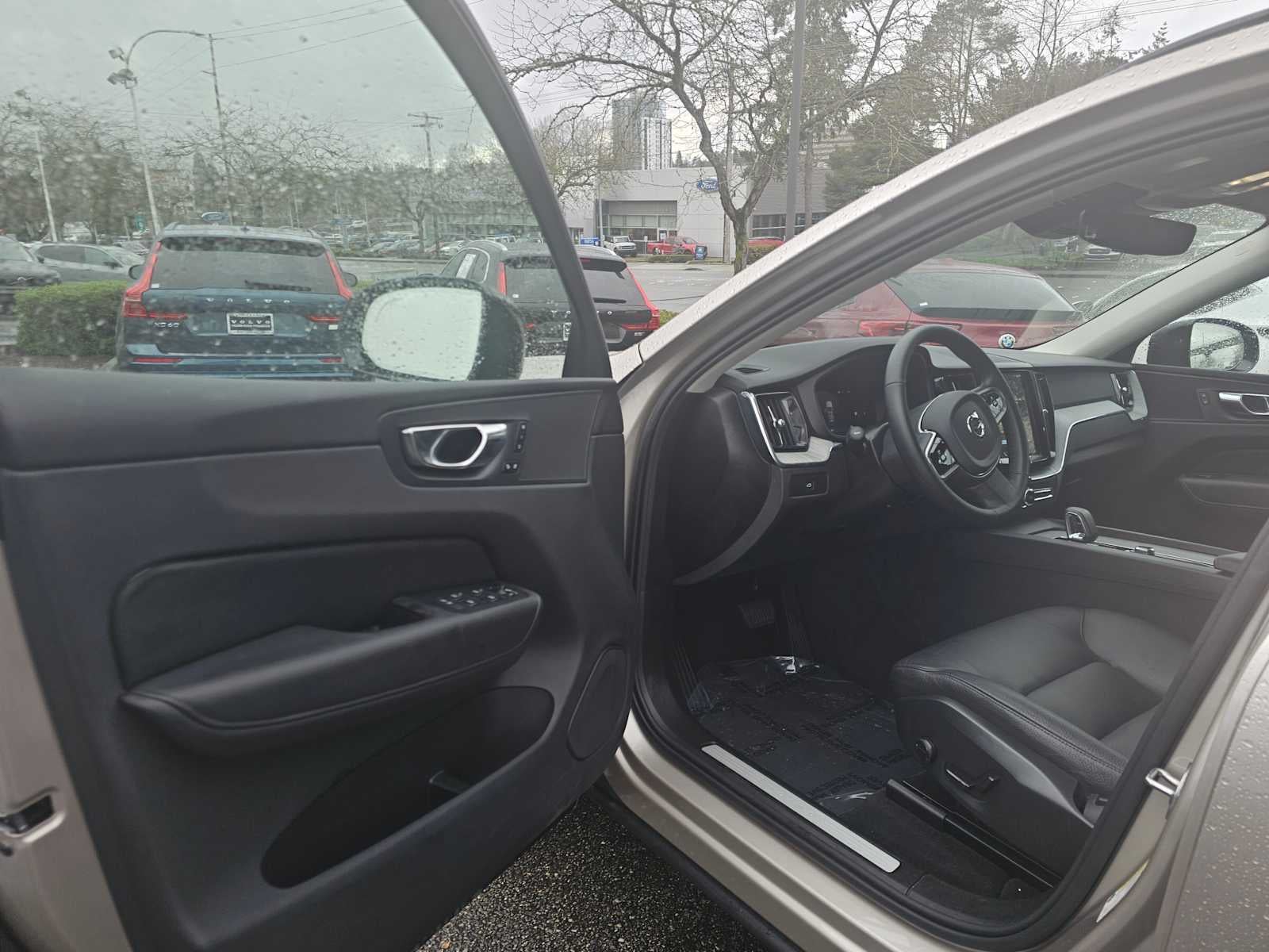 2025 Volvo XC60 Plus