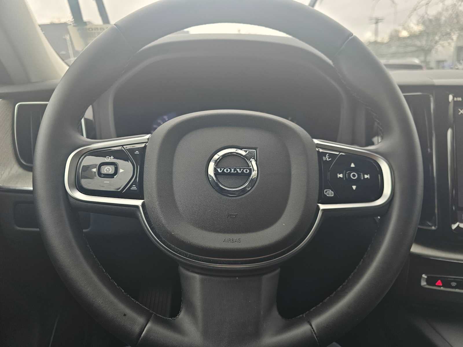 2025 Volvo XC60 Plus