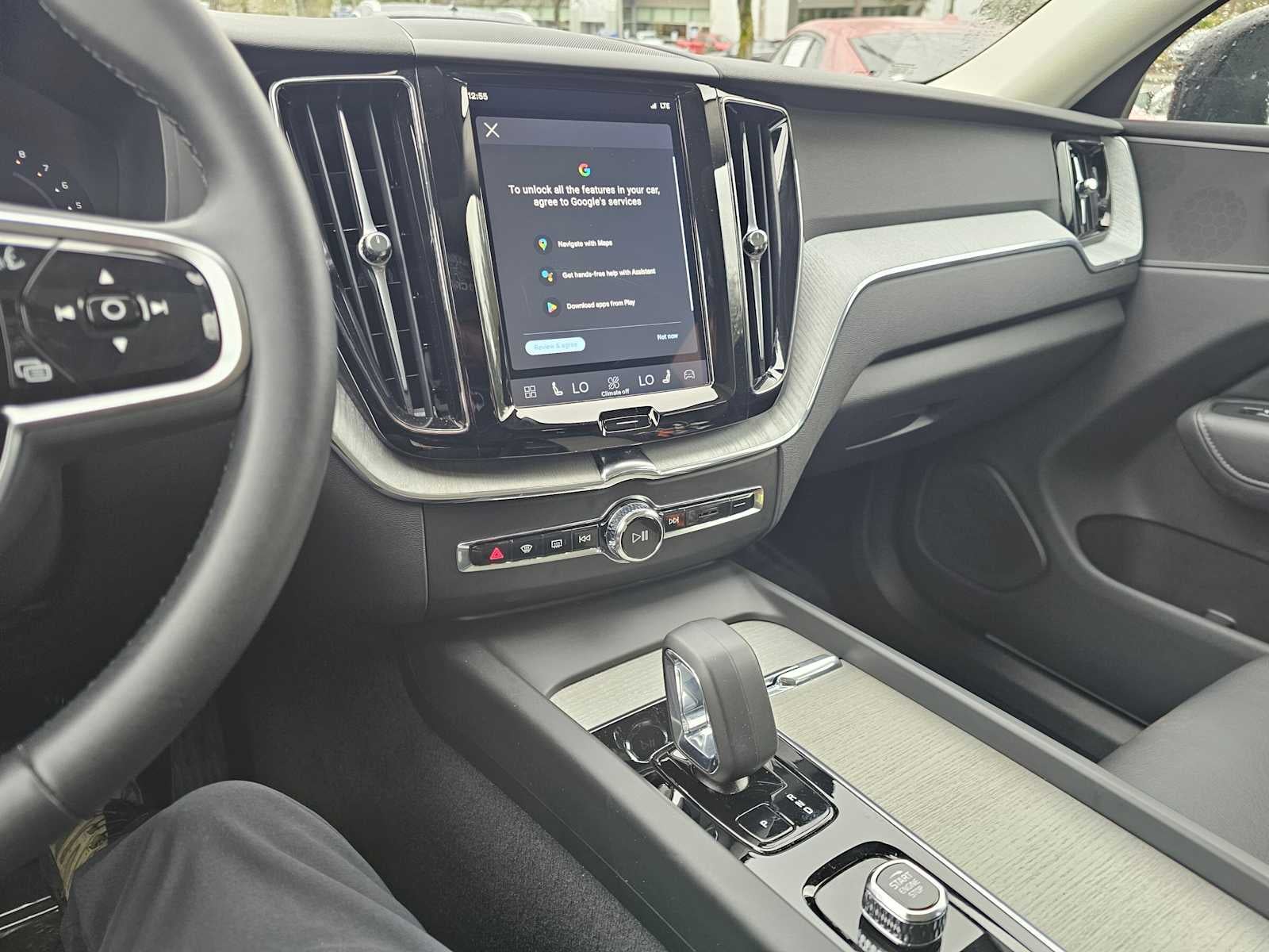 2025 Volvo XC60 Plus