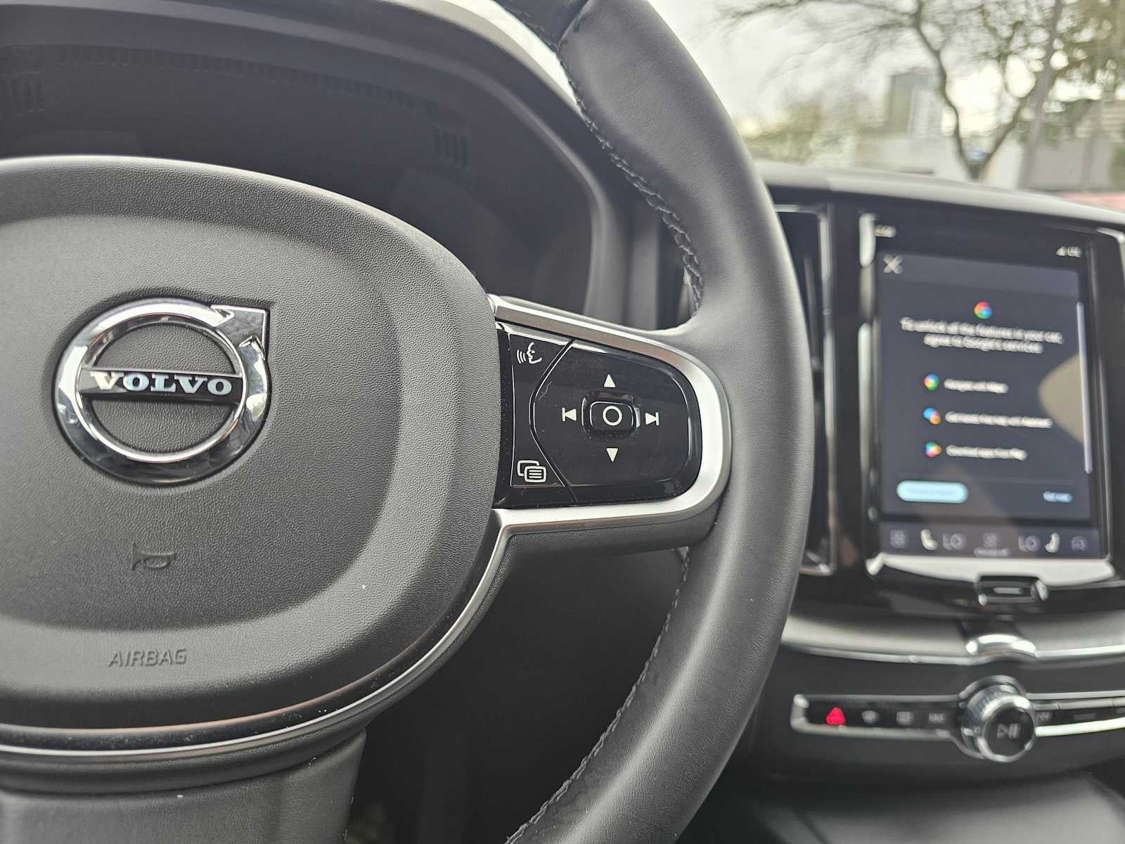 2025 Volvo XC60 Plus