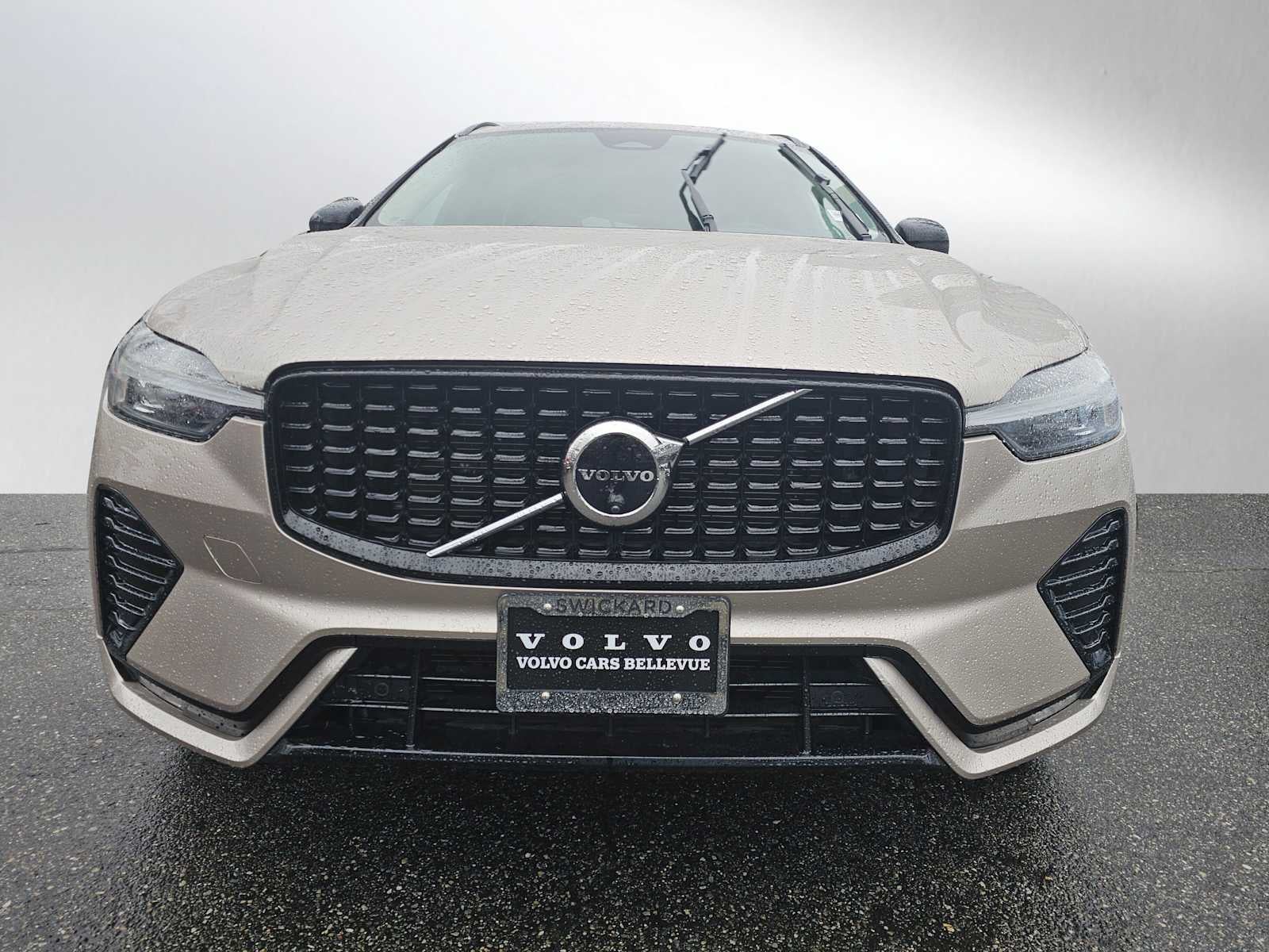 2025 Volvo XC60 Plus