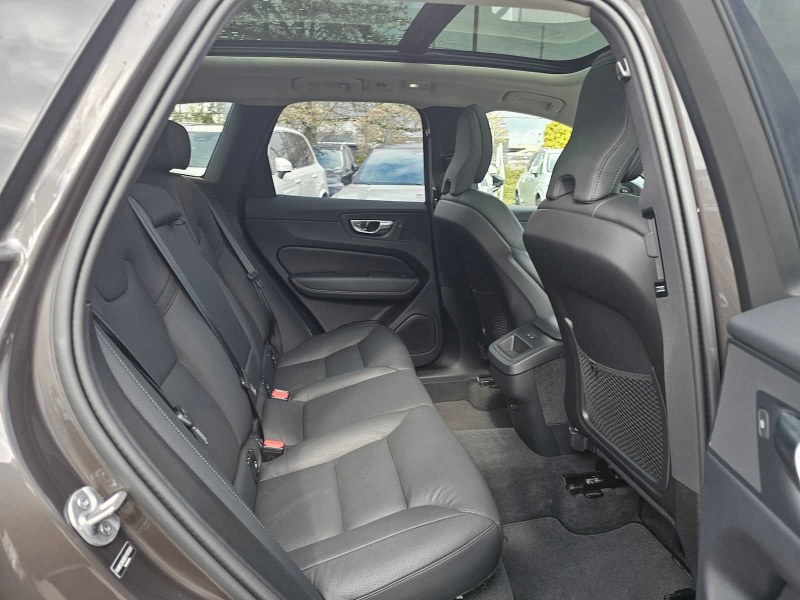 2025 Volvo XC60 Plus