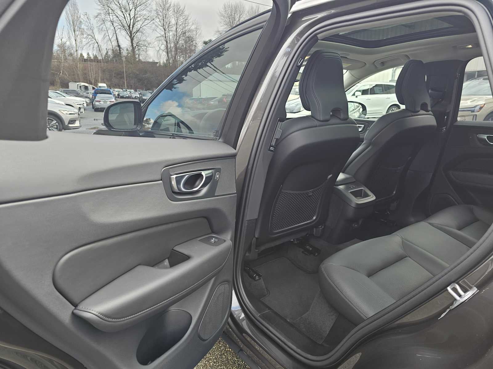 2025 Volvo XC60 Plus