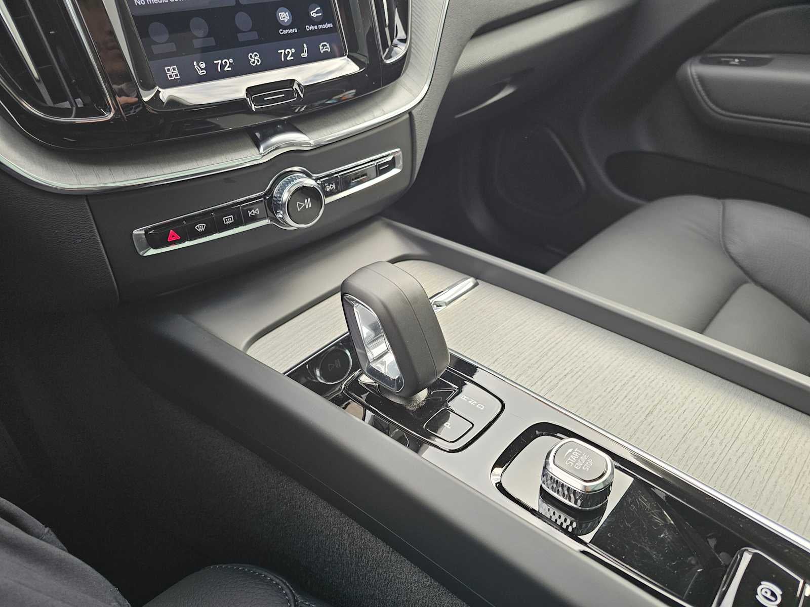 2025 Volvo XC60 Plus