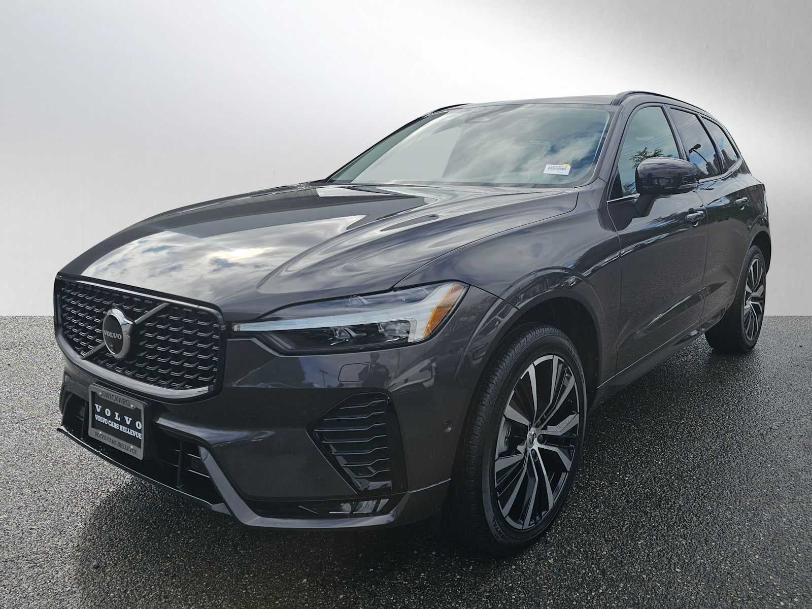 2025 Volvo XC60 Plus