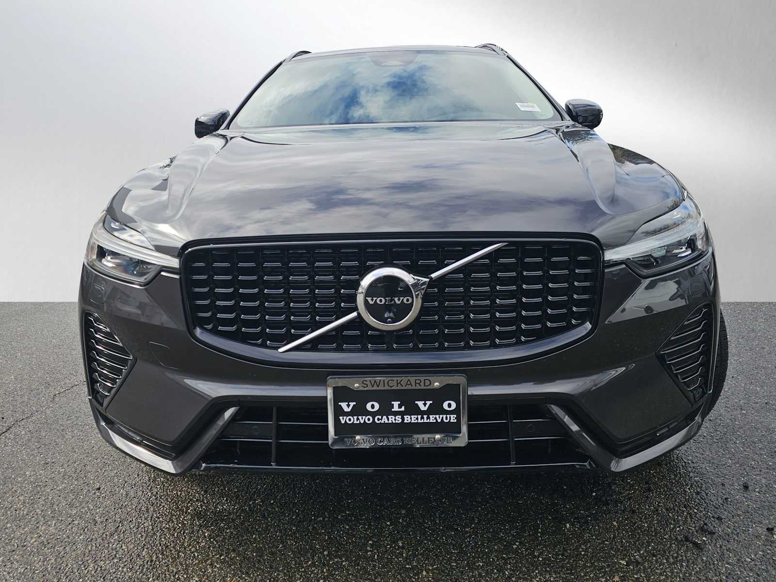 2025 Volvo XC60 Plus