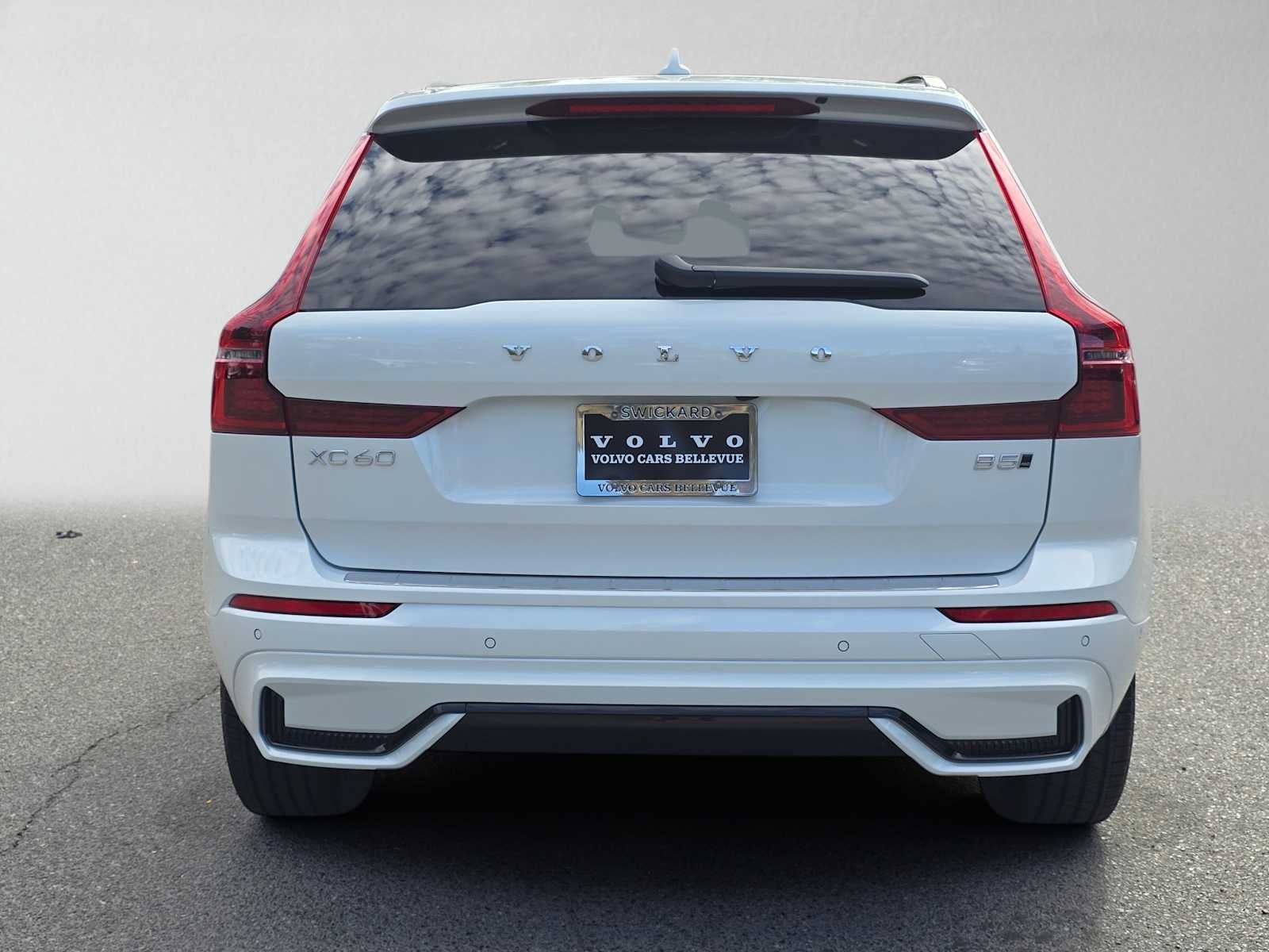 2026 Volvo XC60 Plus
