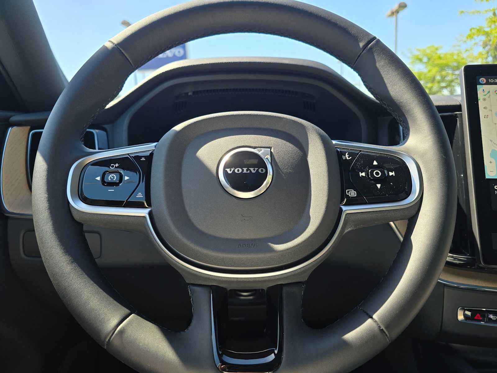2026 Volvo XC60 Plus