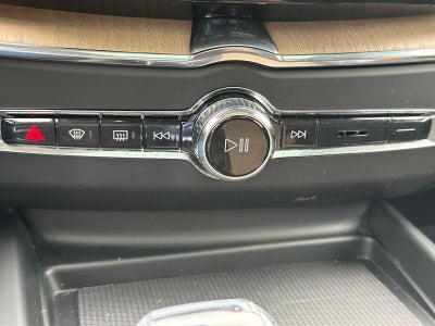 2026 Volvo XC60 Plus