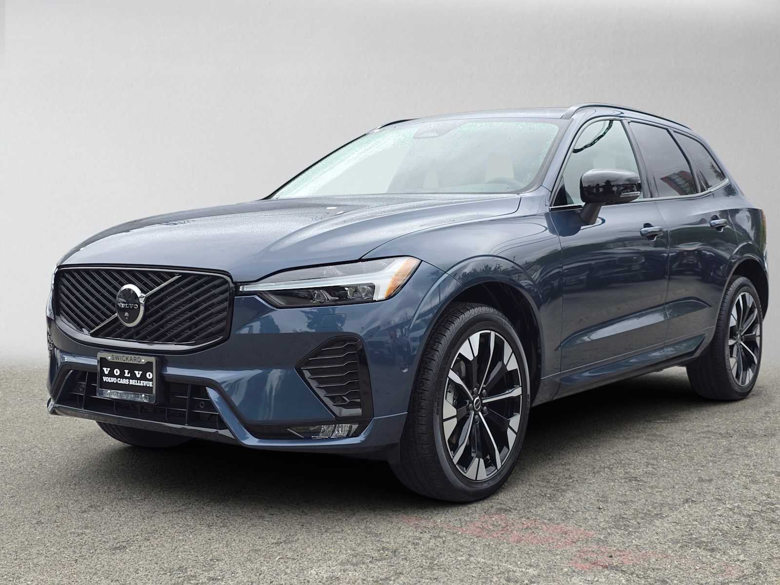 2026 Volvo XC60 Plus