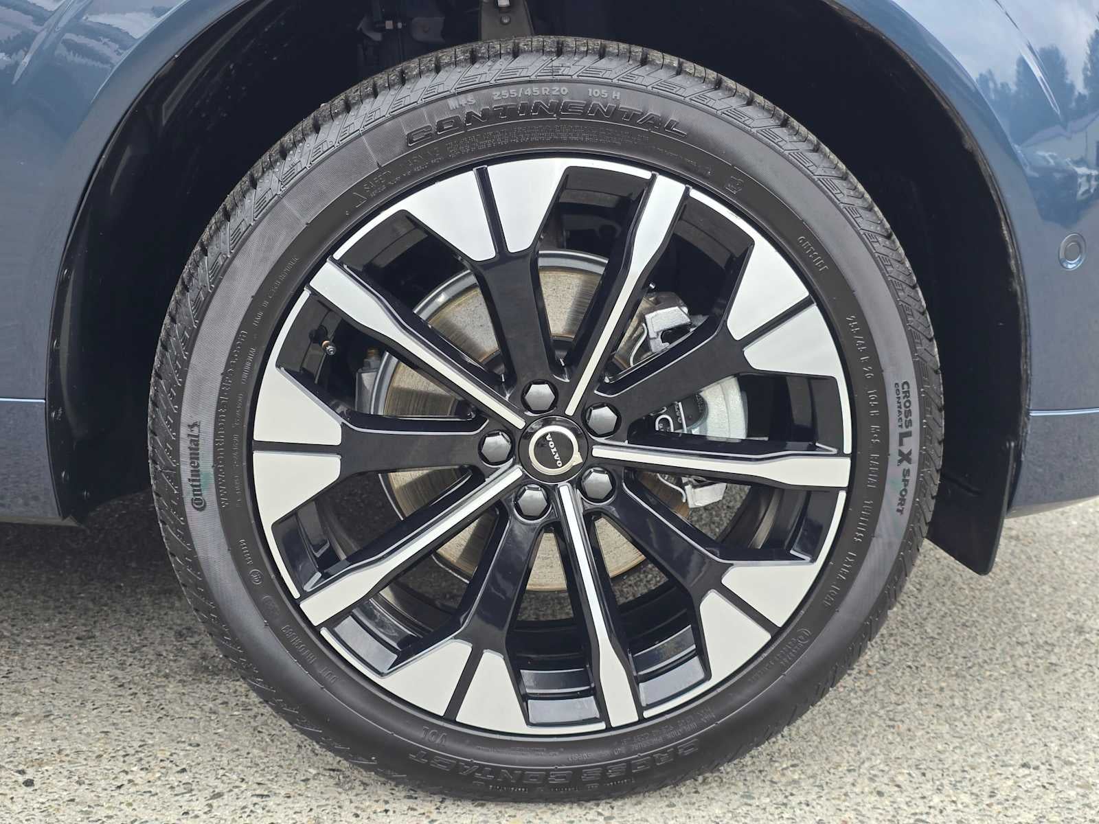 2026 Volvo XC60 Plus