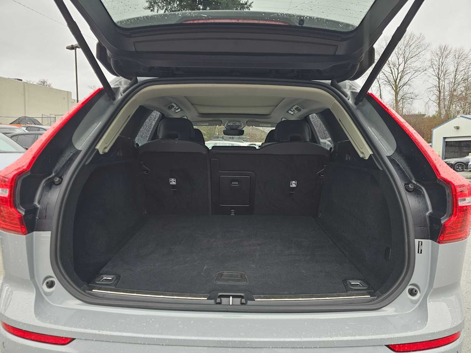 2025 Volvo XC60 Plus