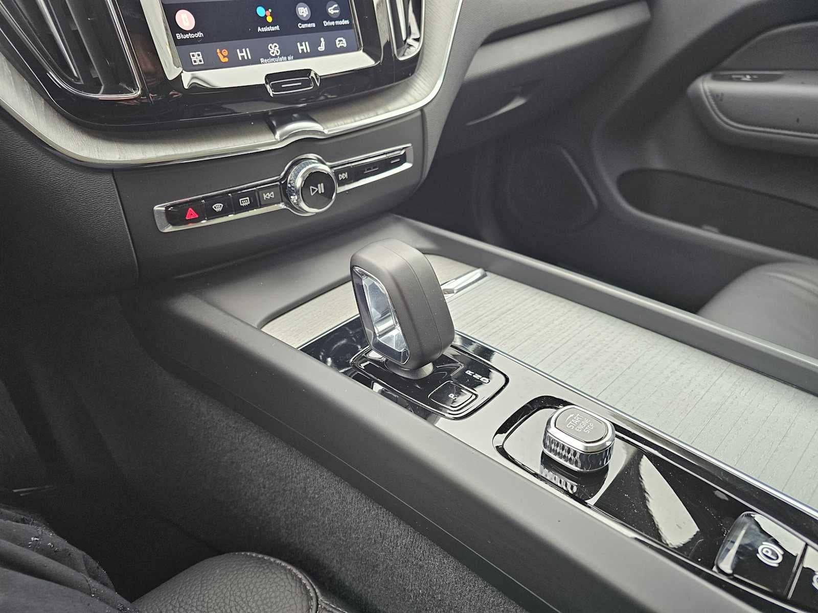 2025 Volvo XC60 Plus