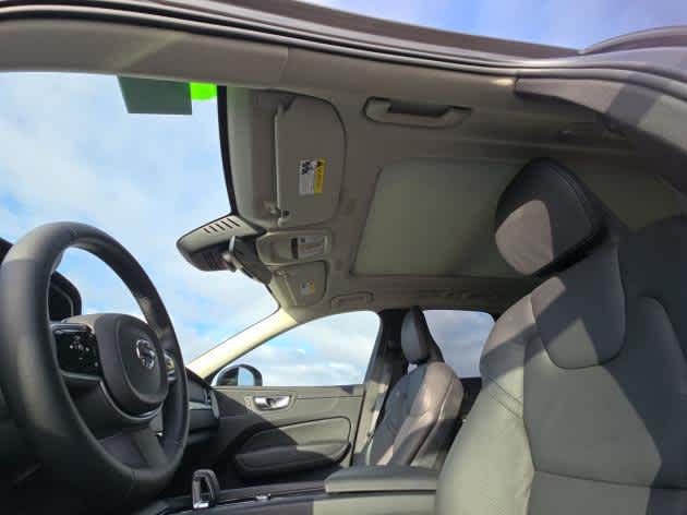 2025 Volvo XC60 Plus