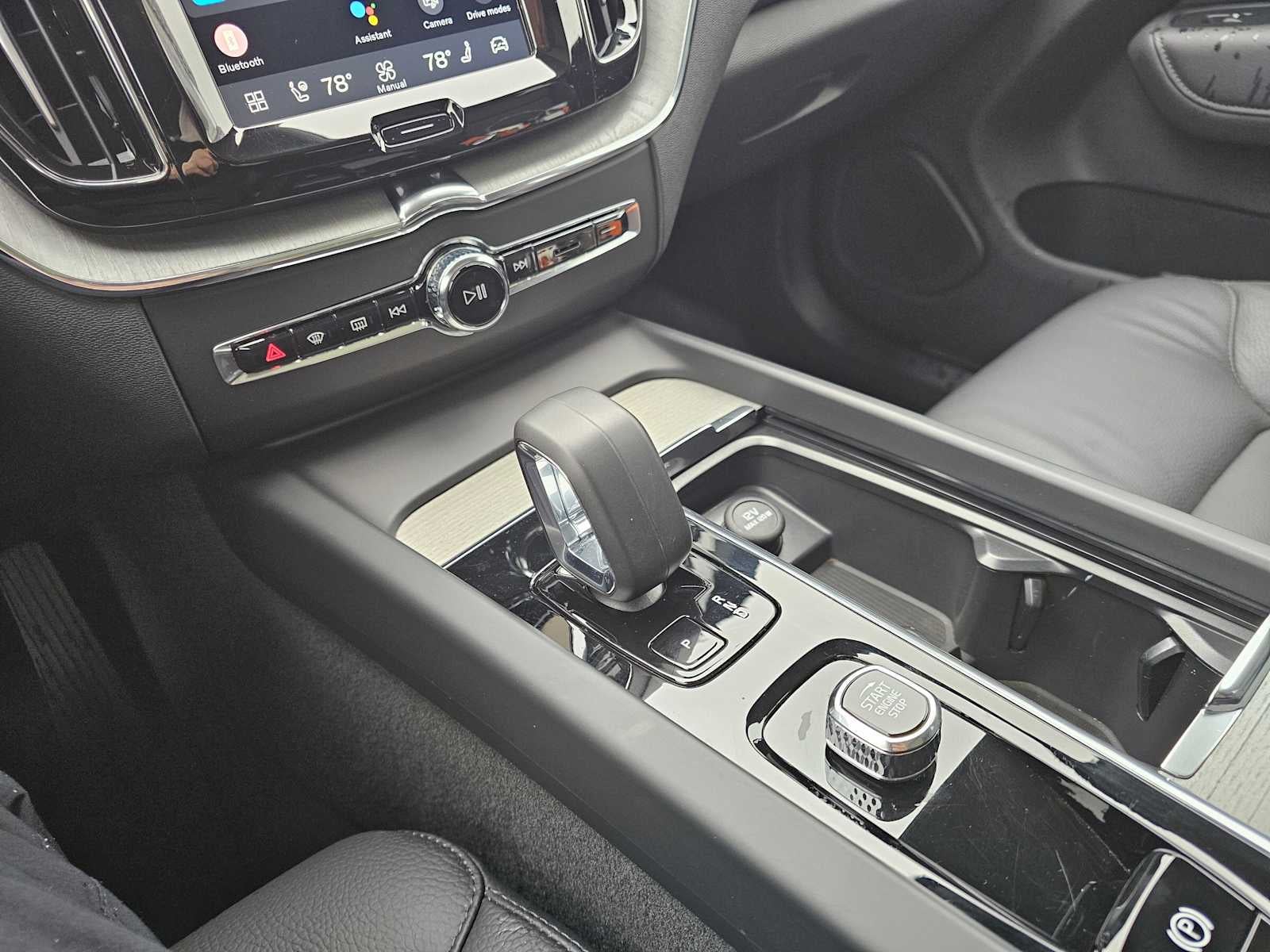 2025 Volvo XC60 Plus