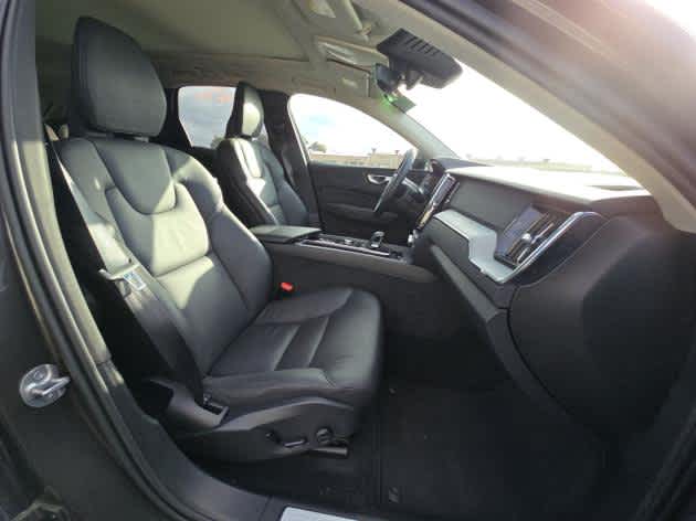 2025 Volvo XC60 Plus