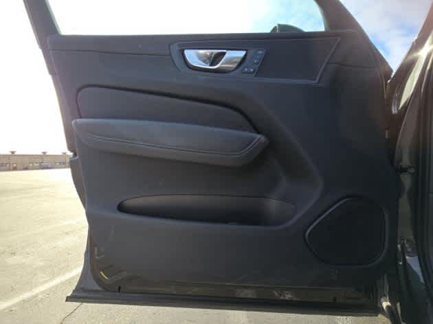 2025 Volvo XC60 Plus