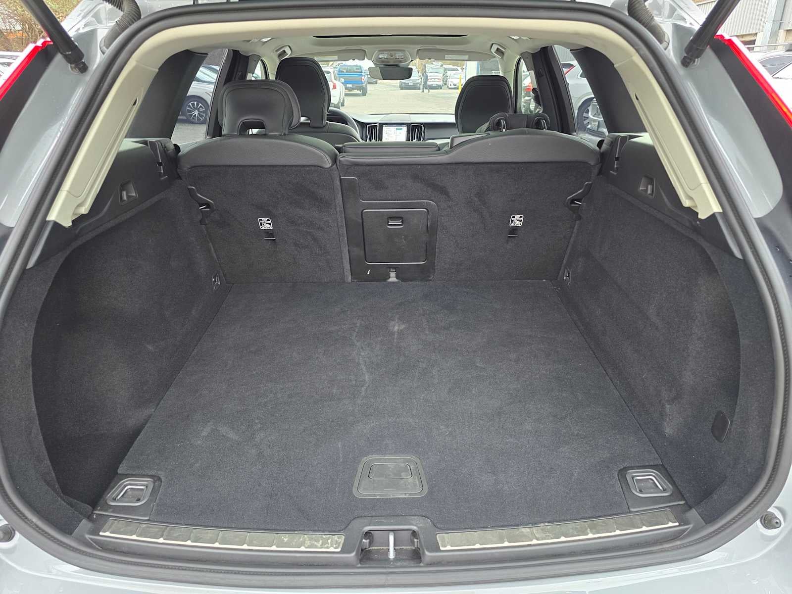 2025 Volvo XC60 Plus