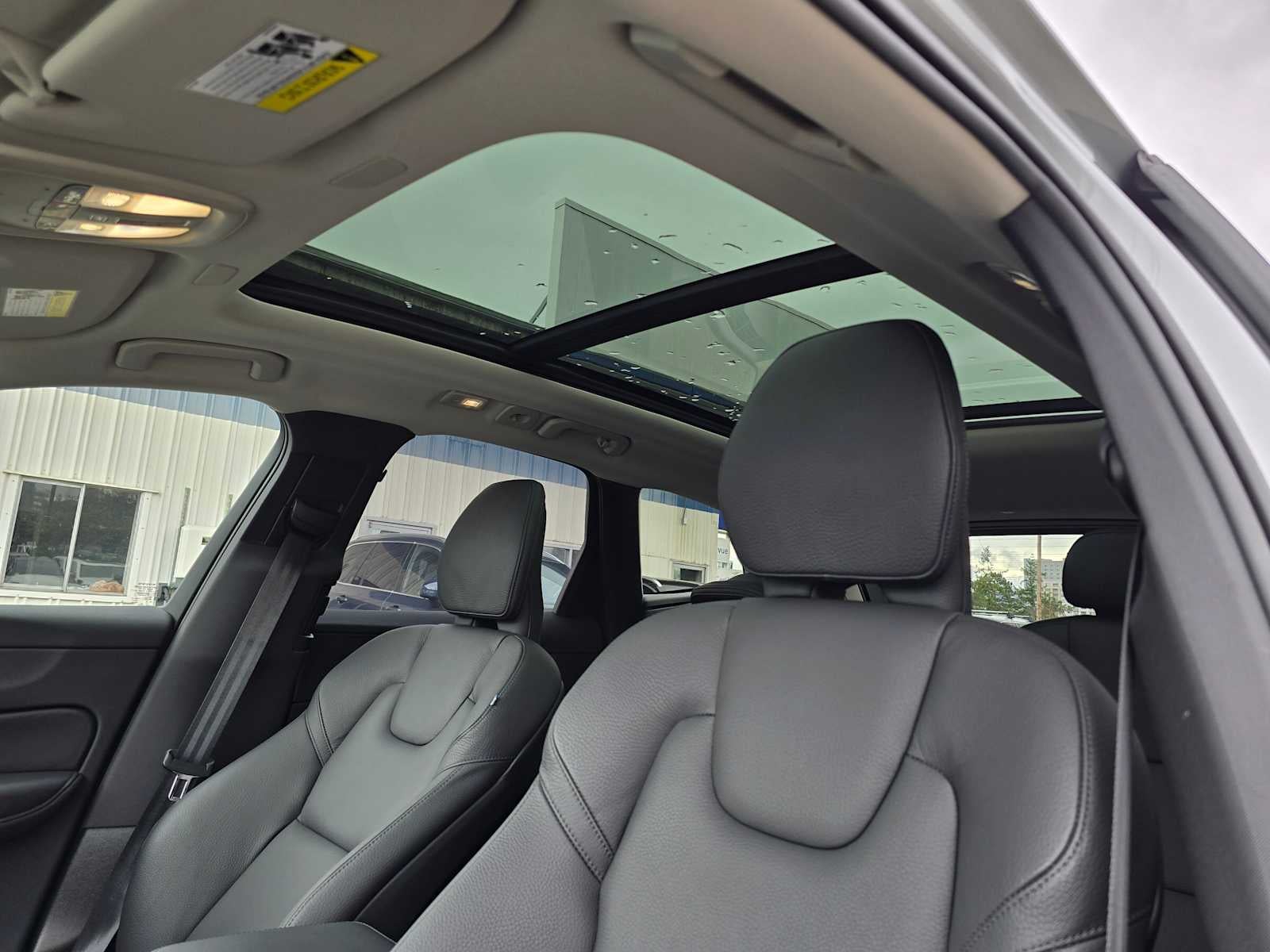 2025 Volvo XC60 Plus