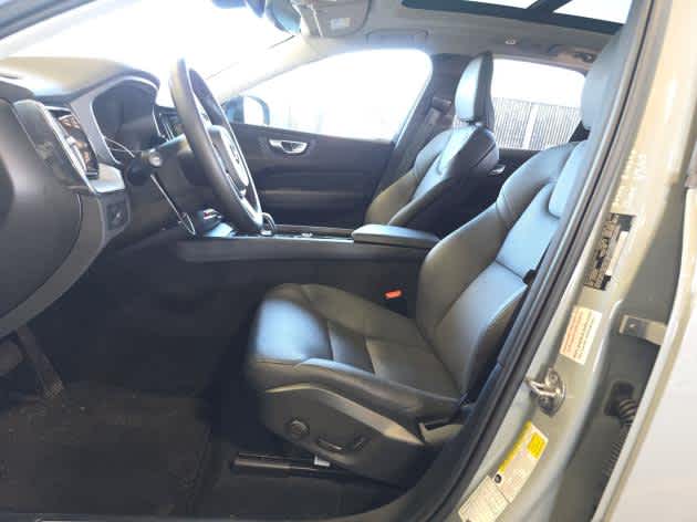 2025 Volvo XC60 Plus