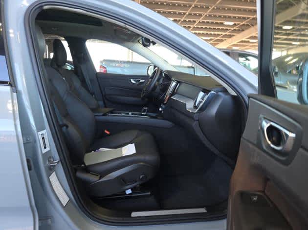 2025 Volvo XC60 Plus