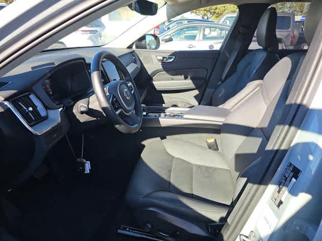 2025 Volvo XC60 Plus