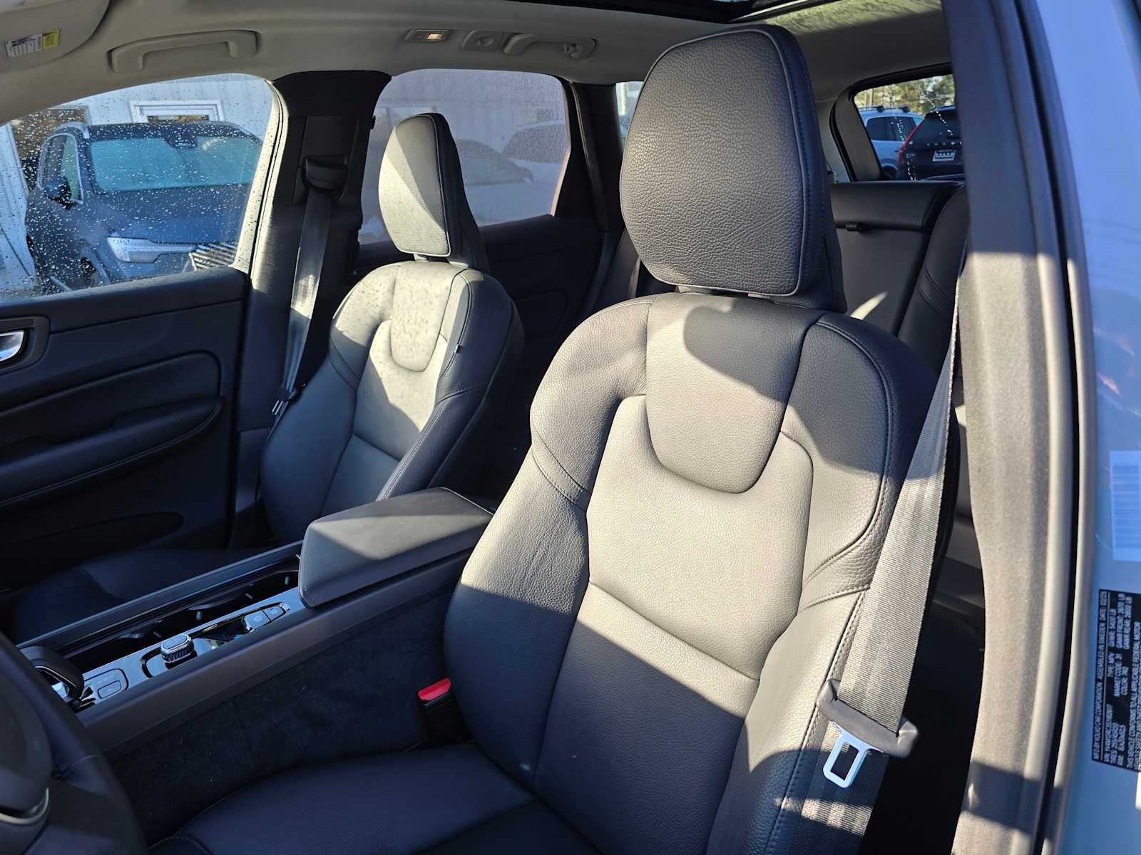 2025 Volvo XC60 Plus